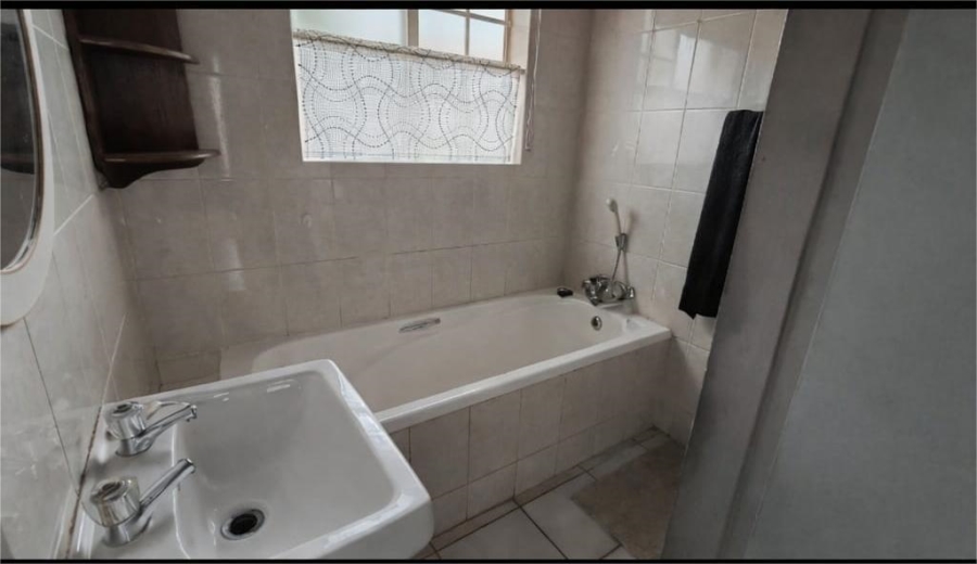 3 Bedroom Property for Sale in Safari Gardens North West